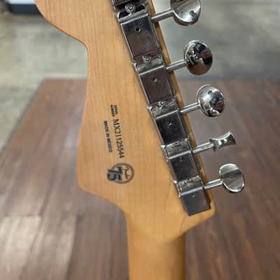 Fender Noventa Stratocaster 2021 - Crimson Red image 4