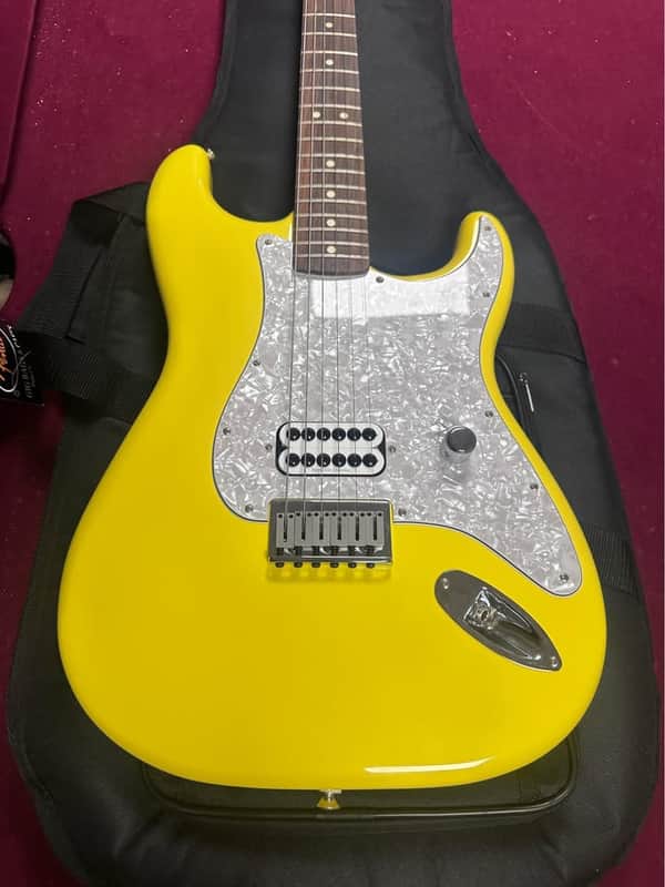 Fender Limited Edition Tom DeLonge Signature Stratocaster 2023 - Graffiti Yellow image 1