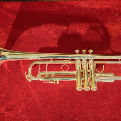 Bach 180S43 Stradivarius Professional Model Bb Trumpet Silver-Plated w/ Original Carrying Case, Mouthpieces & Mute image 3