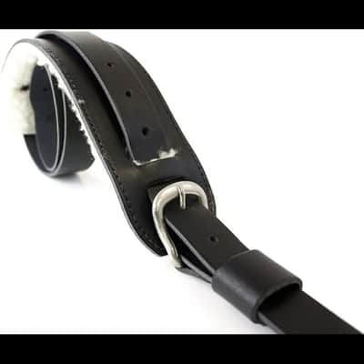 LeatherGraft Genuine Leather Vintage Buckle Front Sheepskin Back Shoulder Pad Guitar Strap - For all Electric, Acoustic, Classical and Bass Guitars Black newvintagesheepskinblack - Black image 3
