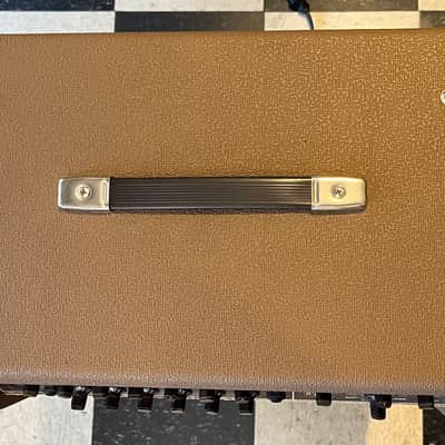 Fender Acoustic SFX acoustic guitar amp - Brown image 4