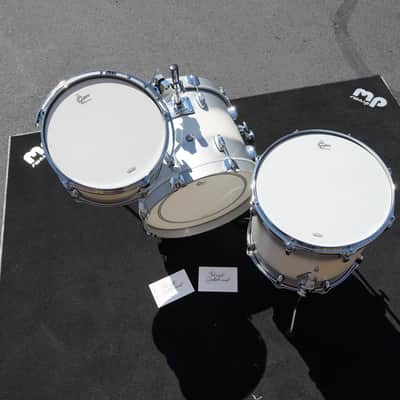 Gretsch USA Brooklyn Series 3pc Maple/Poplar Shell Pack SILVER MIST DUCO Satin Finish | 12''/14''/18'' image 10