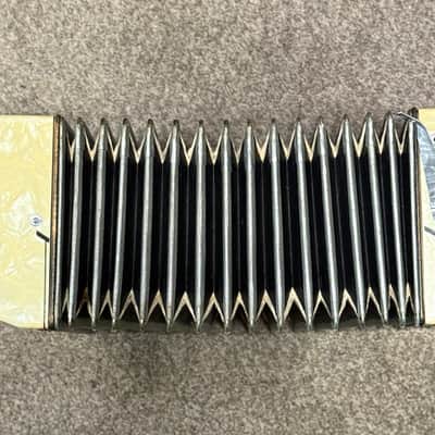 *Taking Offers* Hohner Imperial III Piano Accordion 26-Key 1930-1939 - Ivory/White image 3