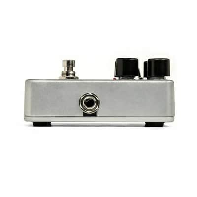 Electro-Harmonix Nano Pulsar Analogue Variable Shape Stereo Tremolo Effects Pedal image 3