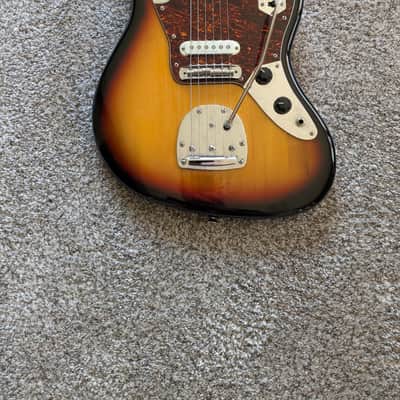 Squier Vintage Modified Jaguar with Rosewood Fretboard 2012 - 2017 - 3-Color Sunburst image 2