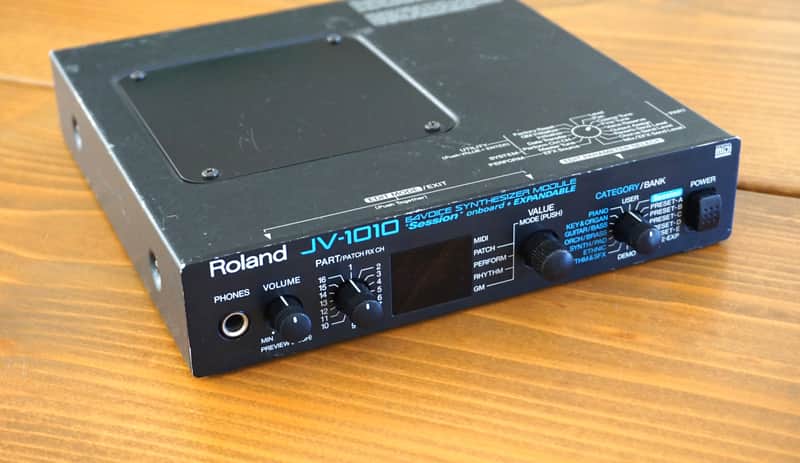 Roland JV-1010 64-Voice Synthesizer Module image 1