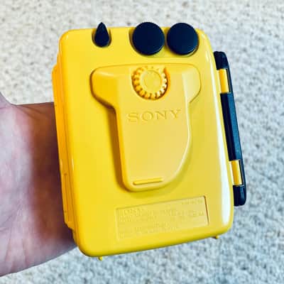 Sony WM-AF59 Walkman Cassette Player, Excellent Yellow, Working ! image 5