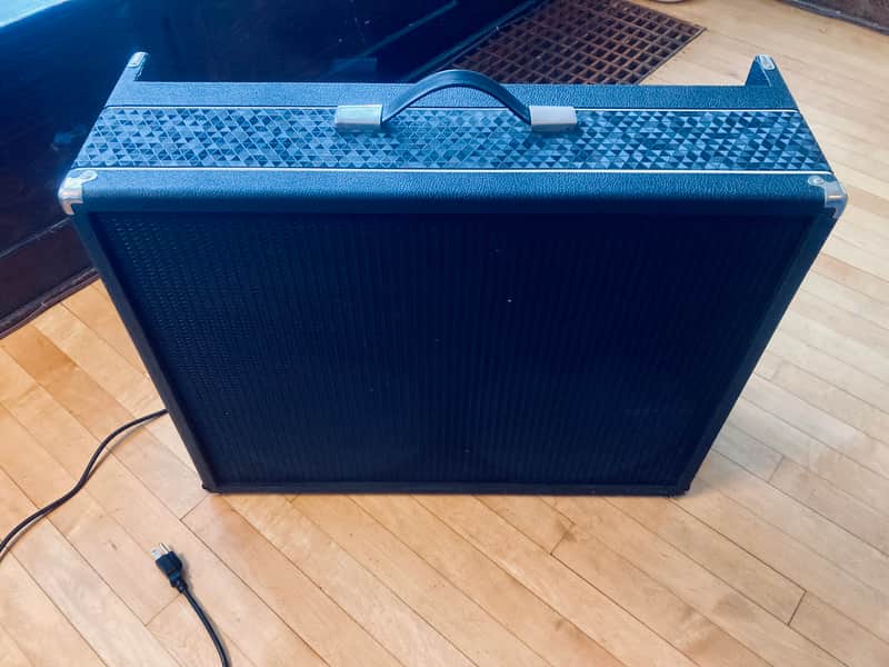 1977 Laub  Unique 26R 2x12 w/ Reverb & Vibrato (Magnatone 460) - Excellent