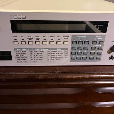 Akai S950 MIDI Digital Sampler 1988 - White image 4