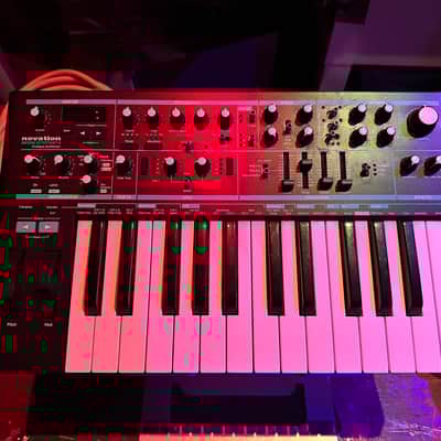 Novation Bass Station II 25-Key Monophonic Synthesizer 2013 - Present - Black