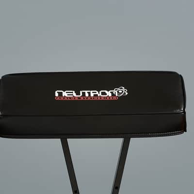 Behringer NEUTRON cover