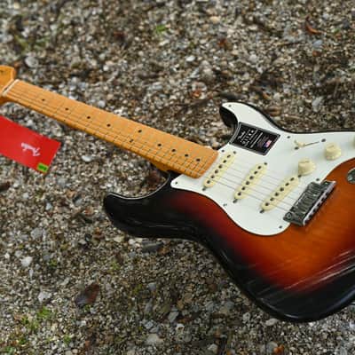 Fender American Ultra Luxe Vintage '50s Stratocaster - 3-Color Sunburst image 7