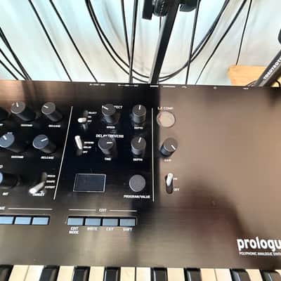 Korg Prologue 16 Polyphonic 61-Key 16-Voice Analog Synthesizer 2018 - Present - Black/Wood image 6