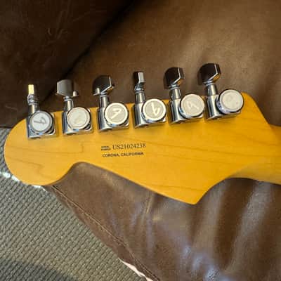 Fender AMERICAN ULTRA STRATOCASTER® 2022 - Mocha Burst image 10