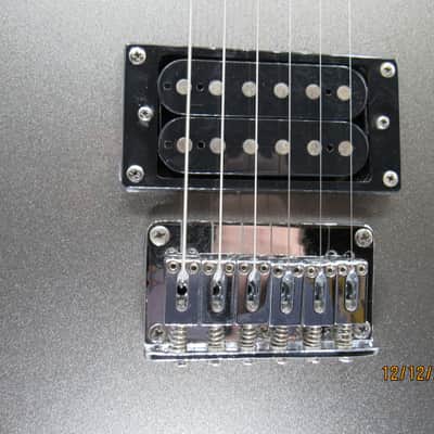 Washburn WI 14 in Gray Silver Metallic image 2