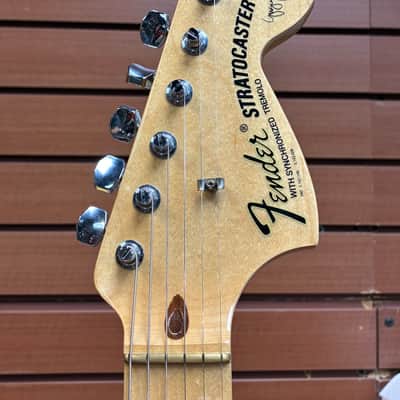 Fender Yngwie Malmsteen Artist Series Signature Stratocaster with Maple Fretboard 2006 - Vintage White image 12
