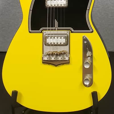 Belltone BC1 B-Classic One Graffiti Yellow Top/Black Back with Hard Shell Case image 1
