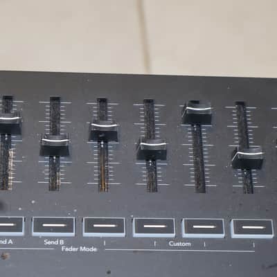 Novation Launchkey 49 MKIV MIDI Keyboard Controller 2024 - Present - Black image 8