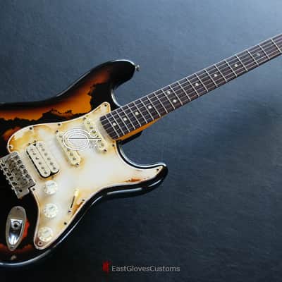 Fender Stratocaster S/S/H Black on Sunburst Aged Relic image 9