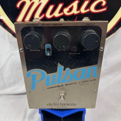 Electro-Harmonix Pulsar Variable Shape Tremolo Pedal - EC-3850 ec3850 image 2