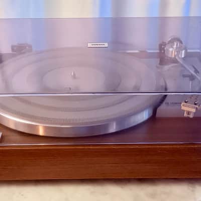 ✨✨ Yamaha YP-211 Vintage Belt-Drive Turntable – Woodgrain Plinth, S-Shaped Tonearm, Smoked Dust Cover, Tested – BVA image 18