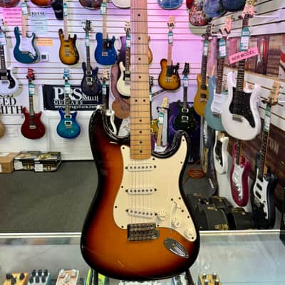 Fender Stratocaster MIM, Brown Sunburst - Pre Owned image 1