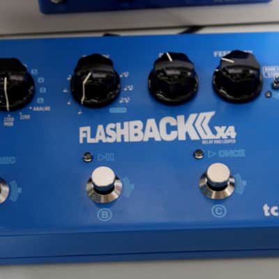 TC Electronic Flashback 2 X4 Delay and Looper Effects Pedal with power adapter image 5
