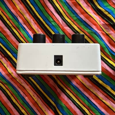 Electro-Harmonix Big Muff Pi with Tone Wicker Distortion / Sustainer 2008 - Present - White / Black / Green image 5