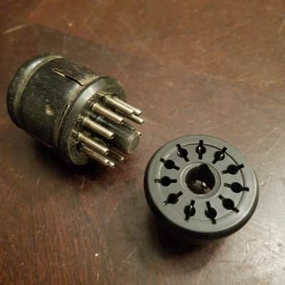 Leslie Amphenol 86-CP11 11 PIN plug AND jack "OCTAL" HEATHKIT YAESU power supply 1960s - black image 1