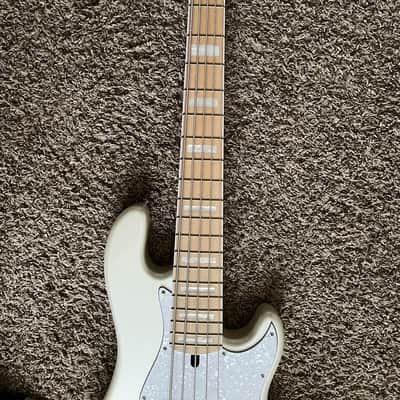 2025 Lakland Skyline DJ-5 Darryl Jones Bass / 5-String / Maple Fretboard / Olympic White Pearl image 4