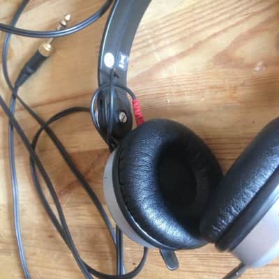 Senheiser HD 25 - aluminium pro dj headphones image 4