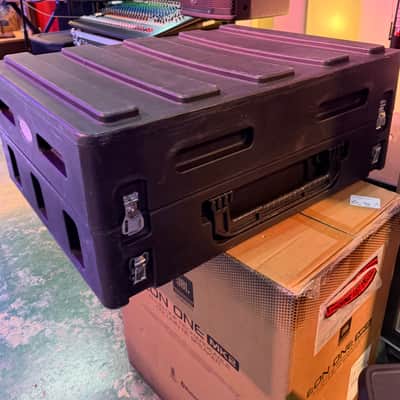 SKB 1SKB19-R1400 Molded GigSafe Mixer Case for 1SKB-REX6 image 6