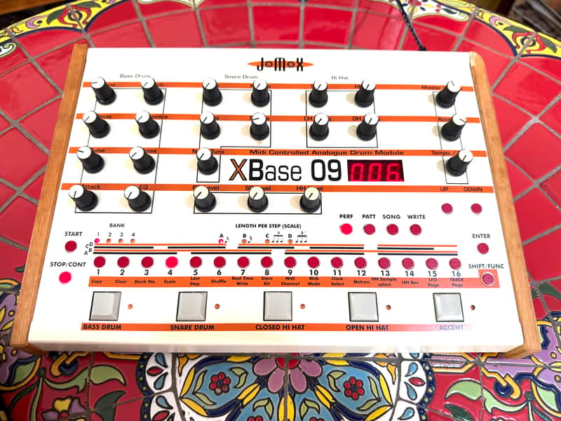 JoMox XBase 09
