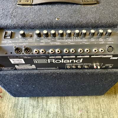 Roland KC-600 4-Channel 200-Watt 1x15" Keyboard Combo amp image 6