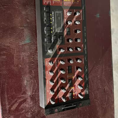 Access Virus B Desktop Digital Synthesizer 1999 - 2002 - Black / Red