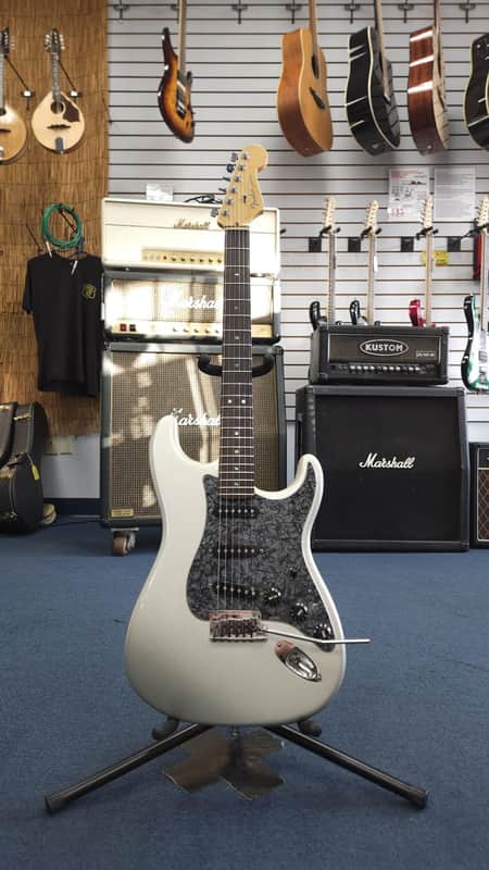 2004 Fender American Deluxe Stratocaster - Chrome Silver