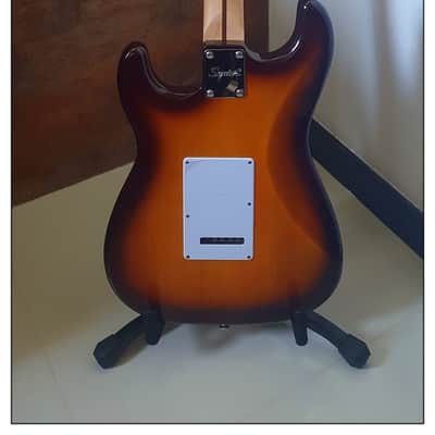 Squier By Fender FSR Affinity Series Stratocaster LRL 2022 - Honey Burst image 8