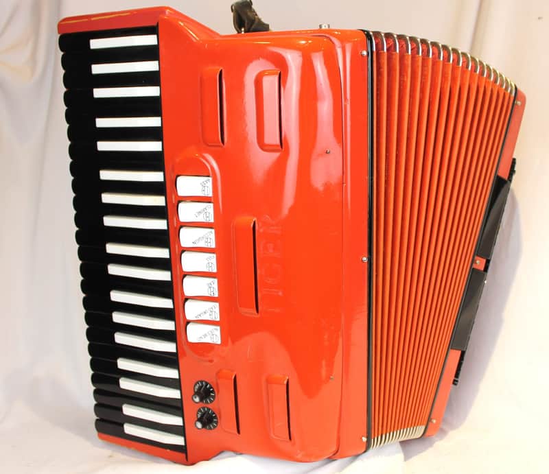5809 - Fire Red Titano Tiger Combo Cordeen LMQ 41 120 image 1