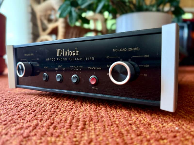 McIntosh MP100 Stereo Solid State Phono Preamp 2016 - Present Black
