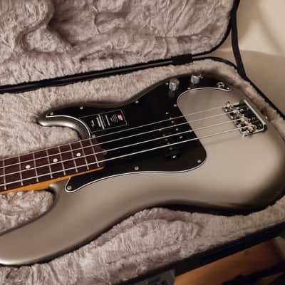 Fender American Professional II Precision Bass with Rosewood Fretboard 2020 - Present - Mercury image 2