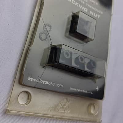 Floyd Rose Locking Nut R2 BlackChrome Right Handed image 3
