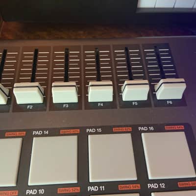 AKAI MPD26 Drum Pad USB image 5