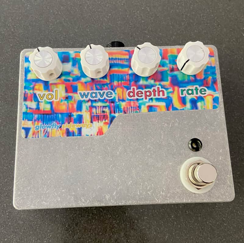 Glowfly SIDEWAYS - STEREO / AUTOPAN / DIVIDER / TREMOLO image 1