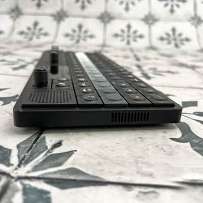 Immagine Teenage Engineering OP-XY Portable Synthesizer & Sequencer - 6