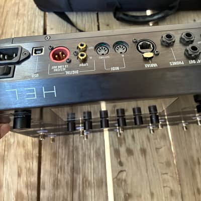Line 6 Helix Floor 2015 - Present - Black electric guitar modulator multi effect pedal system image 5
