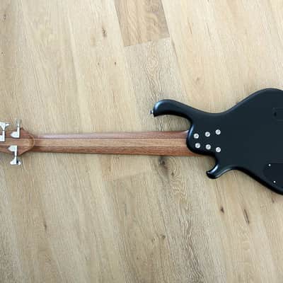 MENSINGER Cazpar 6a - Active 6 String Short Scale 30" Bass - Burl Poplar, Blackburst - New image 6