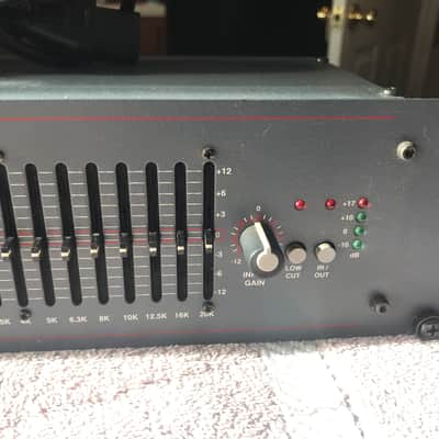 DOD 831 Series II 31 band Equalizer with rack mount bolts and washers image 4