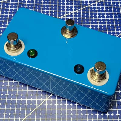 2-in-1 Footswitch (2 button latching and 1 button momentary tap tempo) image 2