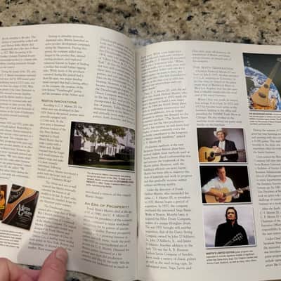 The Martin Story Magazine Brochure 2003 Catalog DM D-1R 16GT HD-28V vintage series 45 28 image 2