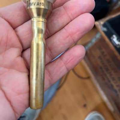 Wedge 65MV hybrid trumpet mouthpiece top with 10 degree angle and Warburton B4 gold plated backbore Bild 2